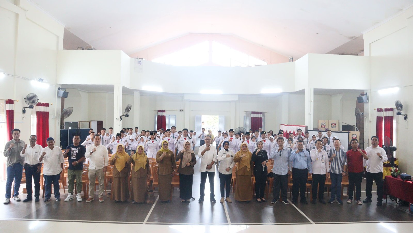 Ikatan Alumni (IKASMANSA) Ajak Murid SMAN 1 Tanjungpinang Terus Belajar dan Kuasai Teknologi